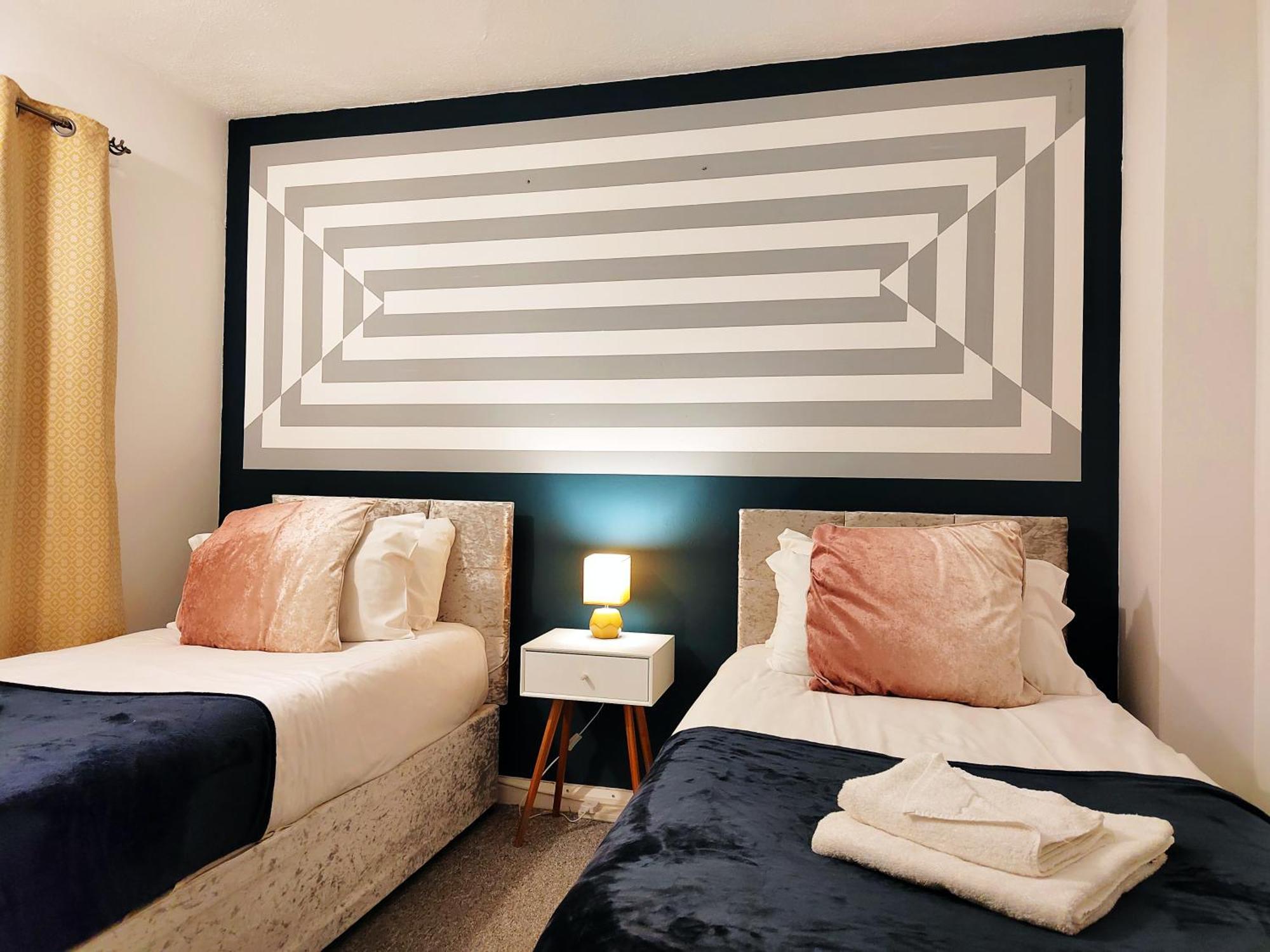Epicsa - Corporate & Family Stay In 3 Bedroom House With Garden, Free Parking CBG Εξωτερικό φωτογραφία