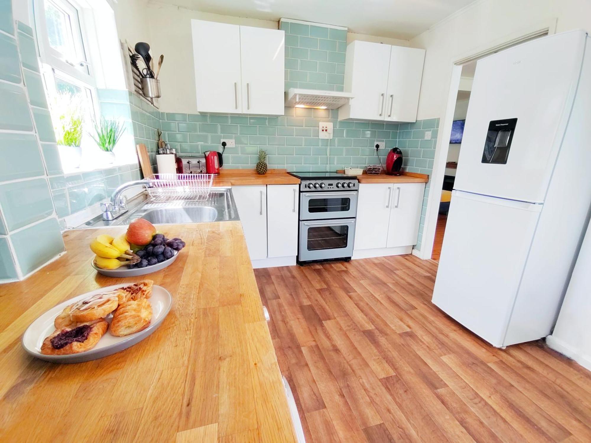 Epicsa - Corporate & Family Stay In 3 Bedroom House With Garden, Free Parking CBG Εξωτερικό φωτογραφία